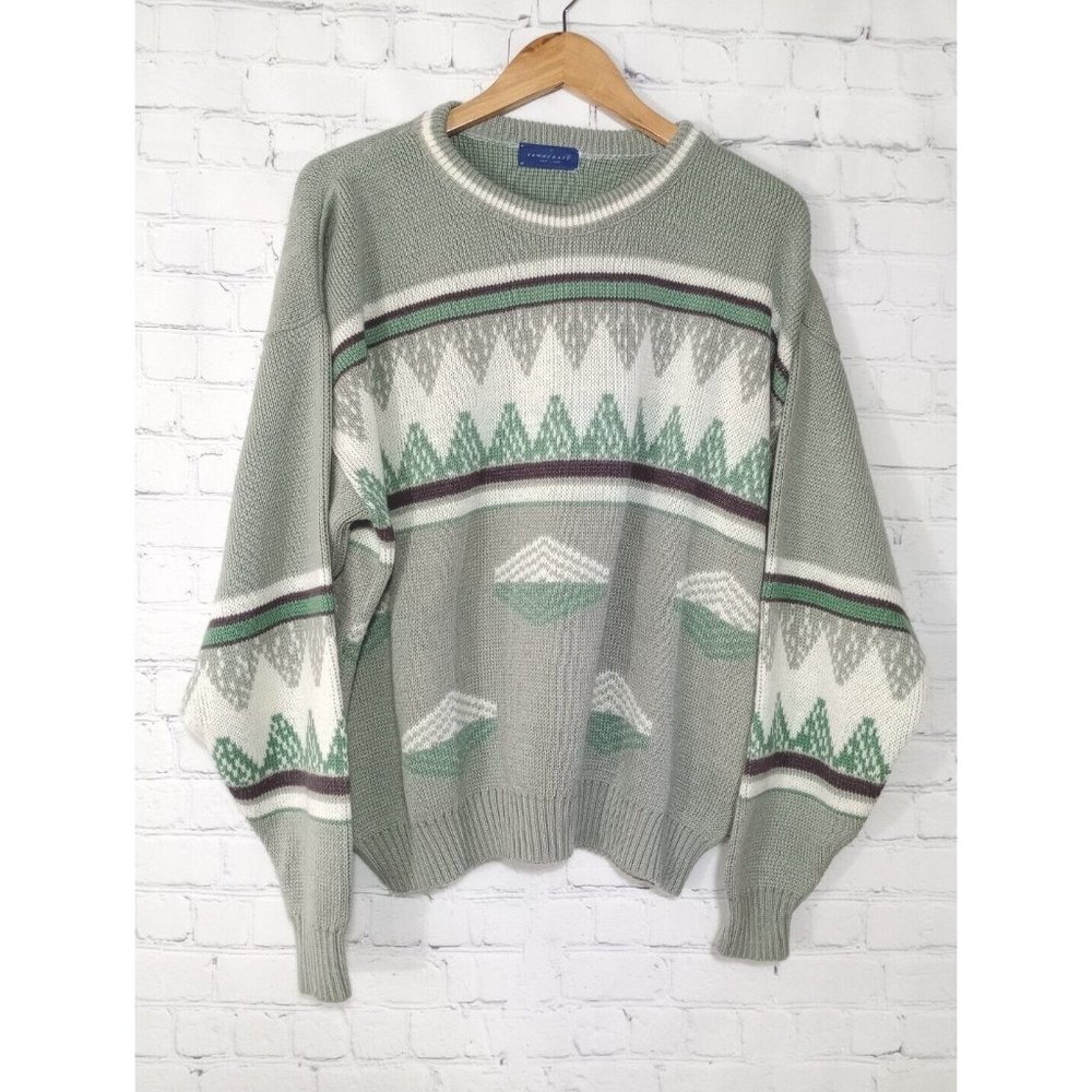 Vintage-Inspired Crewneck Sweater in Sage Green - Towncraft